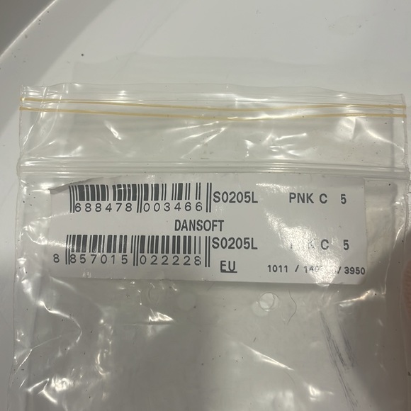 Bloch, Leather, pink size 5, the very softest leather ballet slippers - Picture 3 of 6